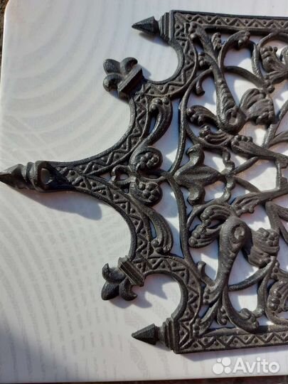 Решетка декоративная литая чугунная
