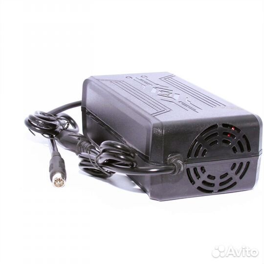 Зарядное устройство 5A 60v (67,2 v ) с кулером