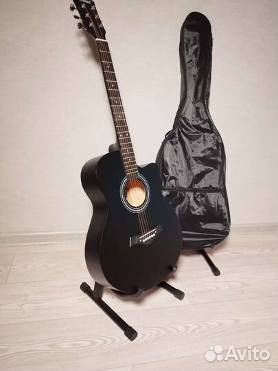 Гитара с чехлом