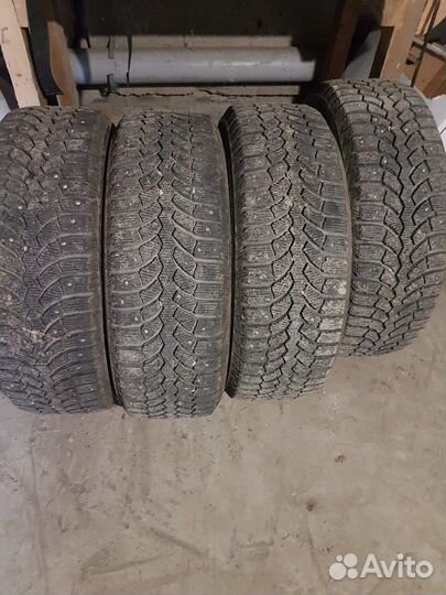 Bridgestone Blizzak Spike-01 185/60 R15 84T