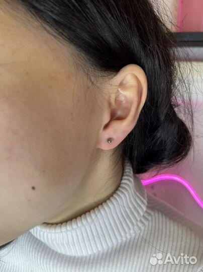 Модель на пирсинг