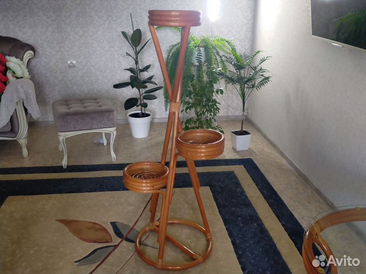 Подставка для цветов напольная, журнальный столик