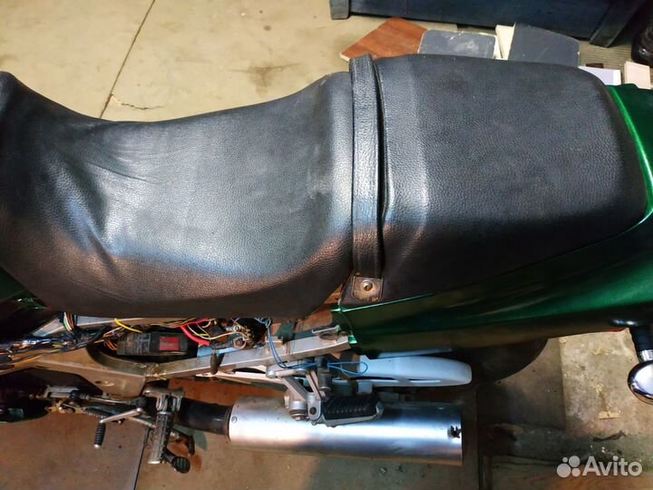 Сидение Kawasaki GPZ400