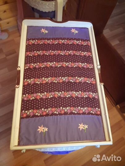 Пеленальный столик для куклы