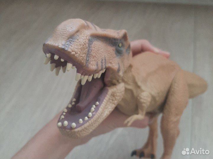 Коллекционная игрушка динозвавра Jurassic World