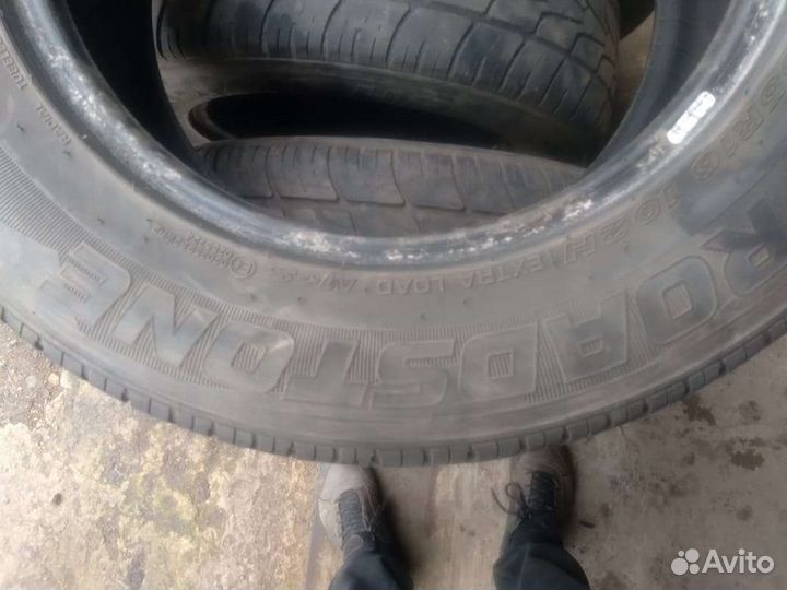 Roadstone Roadian HP SUV 215/65 R16