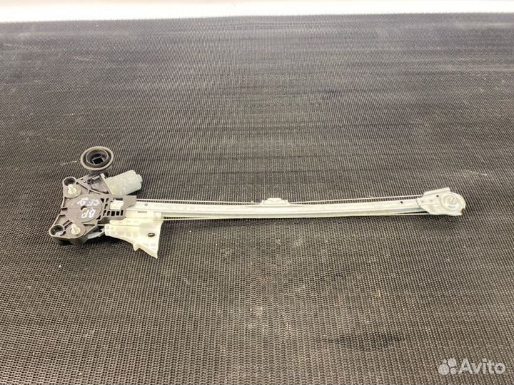 Стеклоподъемник задний правый Mazda Mazda3 BP