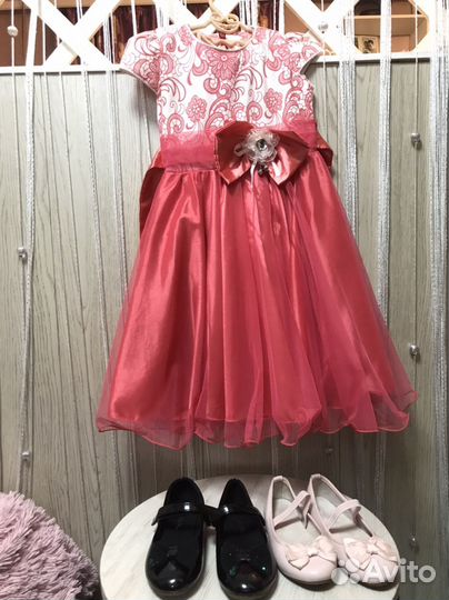 Платье для девочки и туфли на 4-5лет