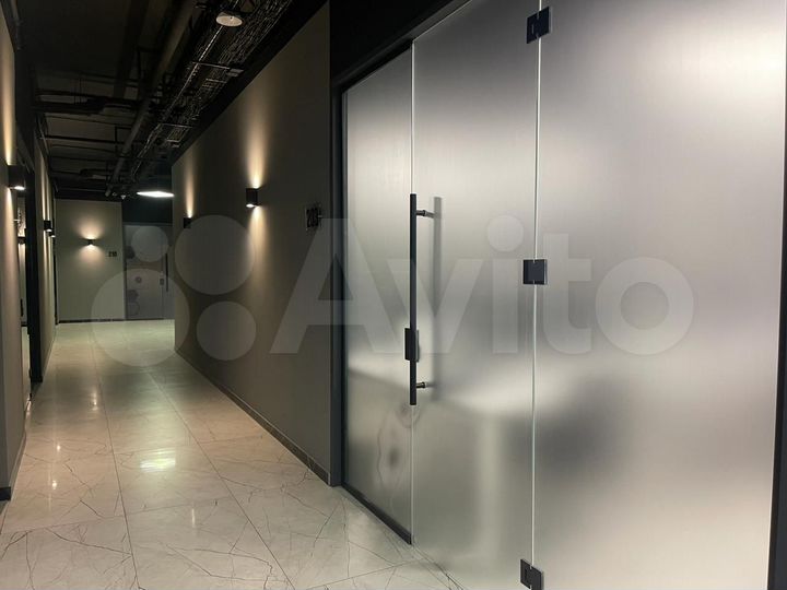 Офис с арендатором, 600 м²