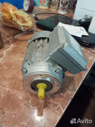 Электродвигатель трехфазный