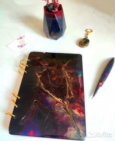 Подарочный набор(ручка, блокнот, карандашница)