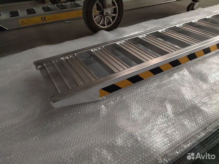 Сходни алюминиевые для спецтехники 2,5х0,4х4000кг