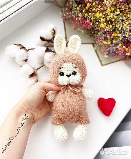 Бокс для новорожденных, пинетки, вязаный зайка