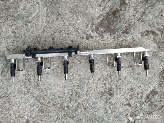 Топливная рампа с форсунками Bmw E60 N52B25