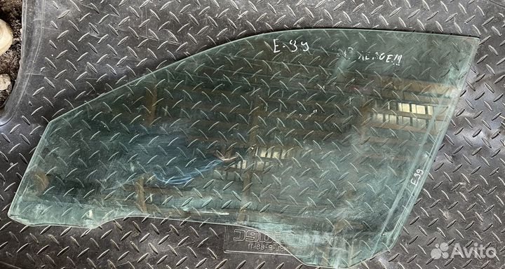 Стекло переднее левое BMW E39
