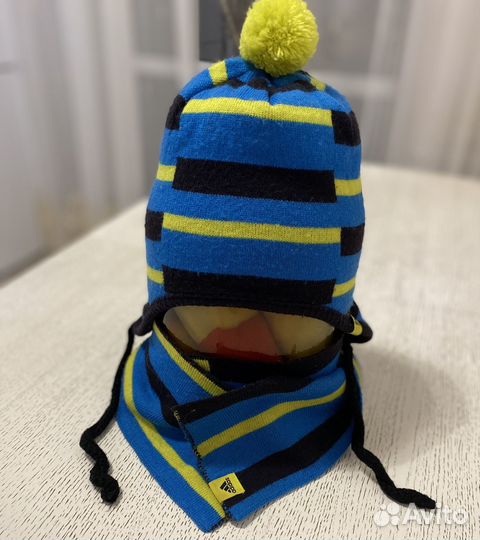 Адидас возраст 1-1,5 комплект шапочка и шарф