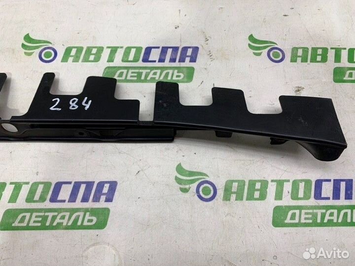 Кронштейн решетки радиатора передний Hyundai I20