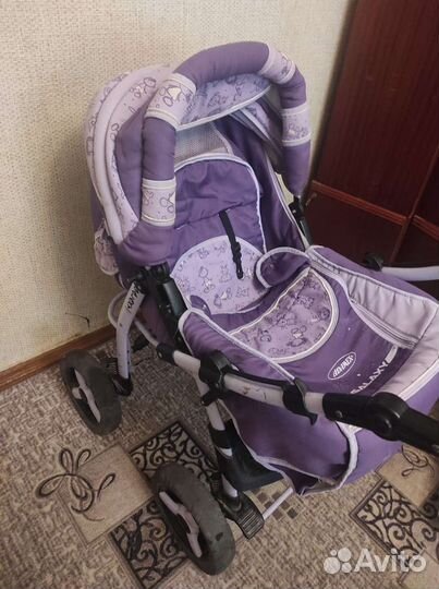 Коляска и стул для кормления