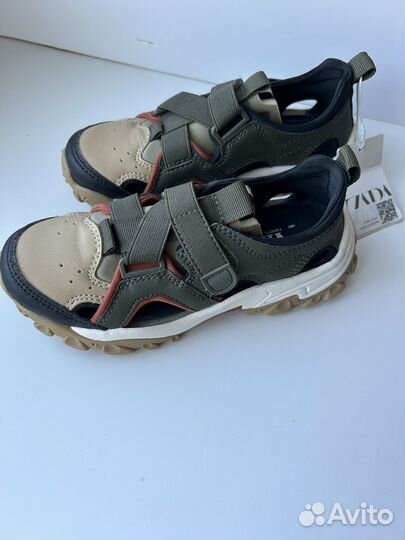 Zara кроссовки новые 31