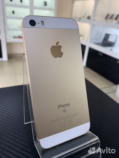 Телефон iPhone 5se 32gb отличное состояние