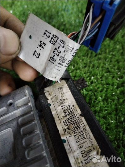 Усилитель антенны Cadillac Escalade