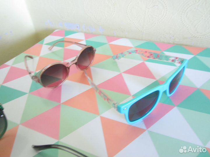 4 штуки новых детских солнцезащитных очков