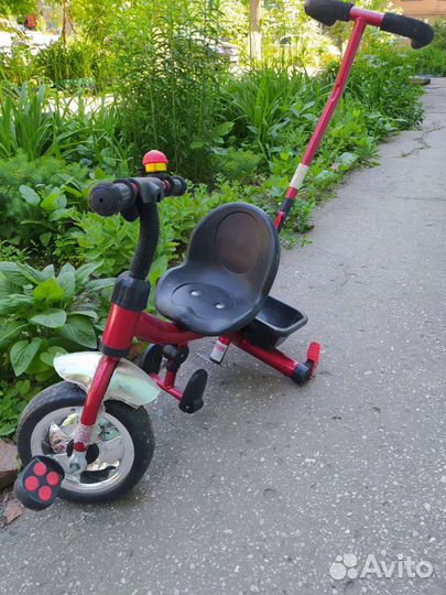 Детский велосипед с ручкой