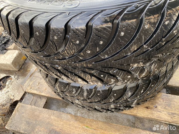 Sava Eskimo Stud 215/55 R17