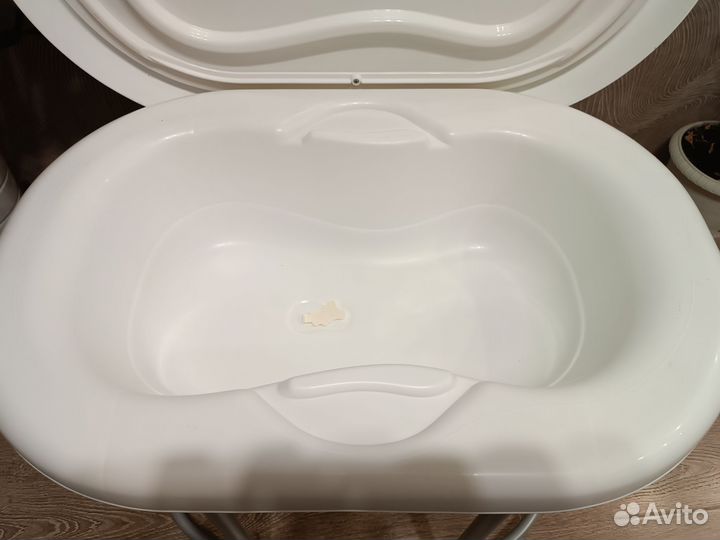 Ванночкой для купания с пеленальным столом