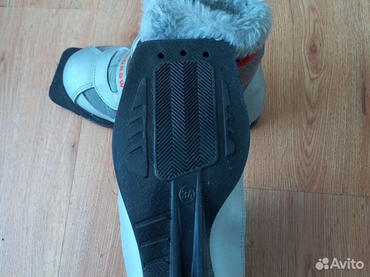 Лыжные ботинки