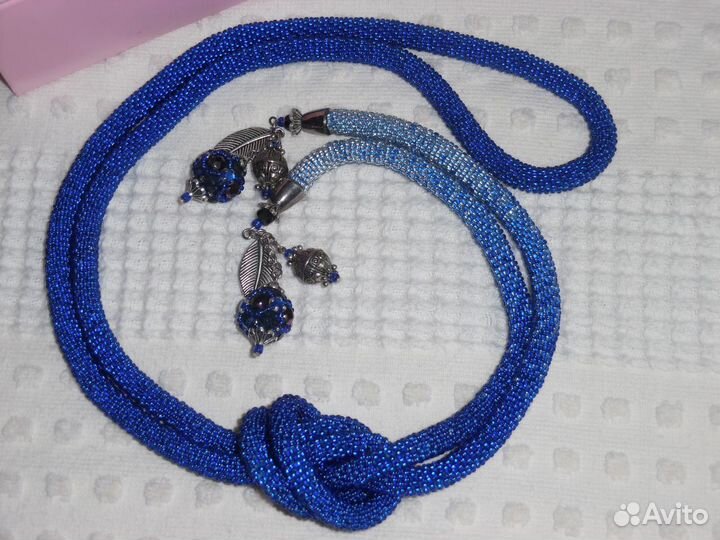 Лариат из бисера 