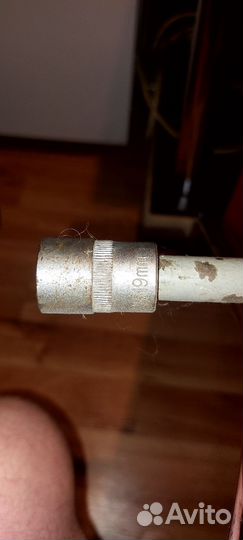 Ключ баллонный