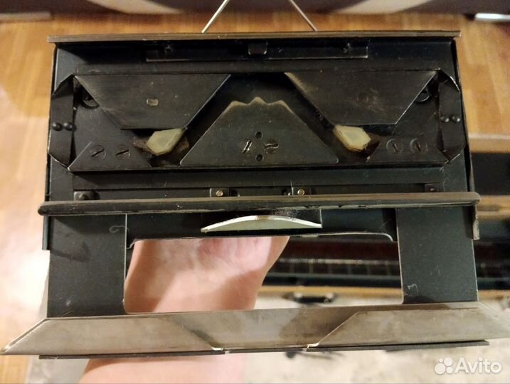 Вязальная машинка нева-2