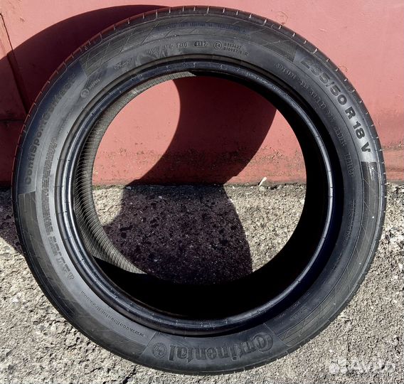 За Комплект Continental 235/50 R18