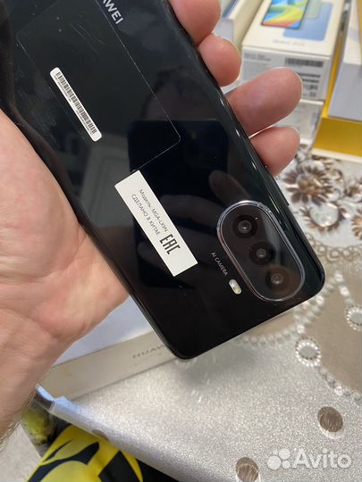 HUAWEI nova Y70, 4/64 ГБ