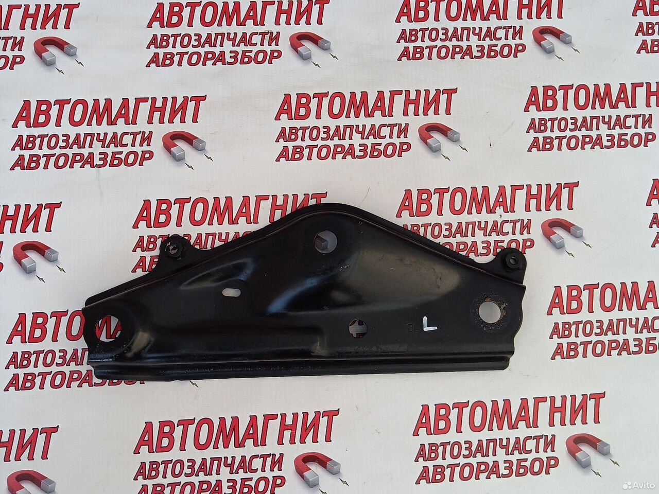 Кронштейн подрамника левый Тойота Рав 4 ха50