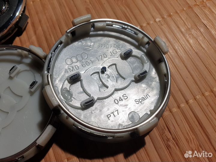 Ступичные колпачки Audi 61mm 4M0601170