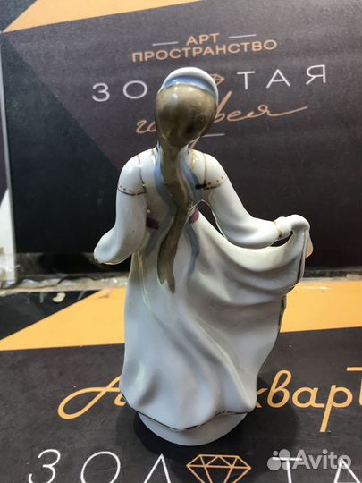 Статуэтка танец барановка в Рестоврацию