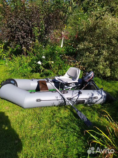 Лодка с мотором