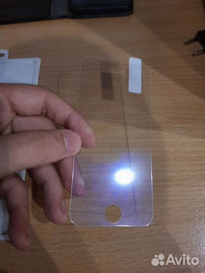 Защитные стекла на iPhone 5/5s/se