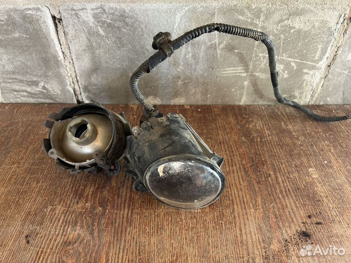 Противотуманная фара Mitsubisi Lanser 10