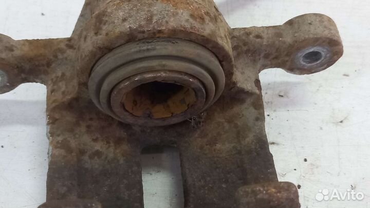 Суппорт задний правый Hyundai Tucson 2