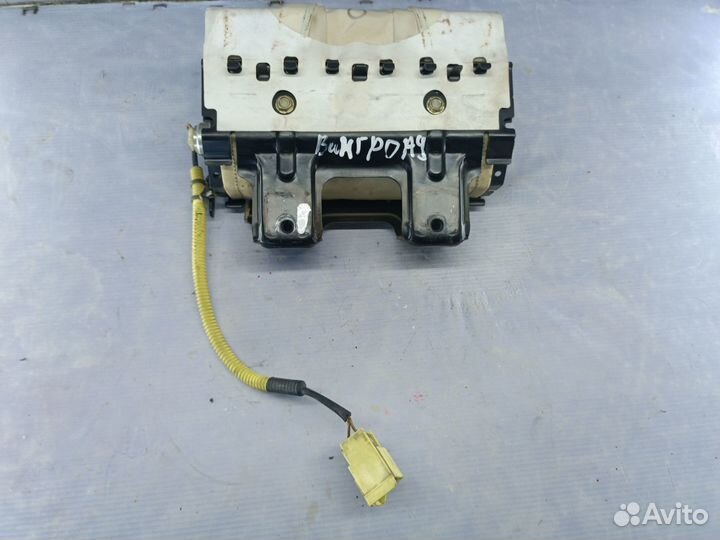 Airbag пассажира Nissan Wingroad Y11