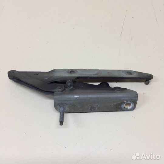 Петля капота правая Land Rover Discovery 3 L319 20