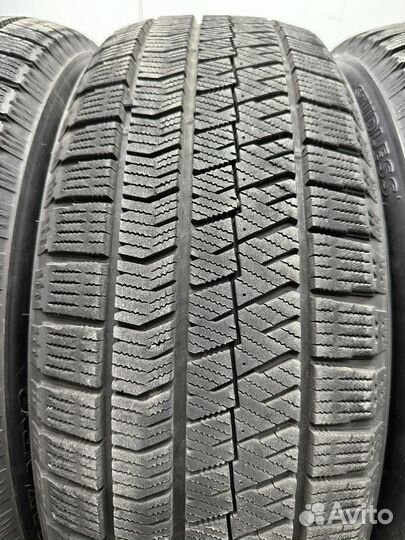 Bridgestone Blizzak VRX2 215/60 R17 96Q