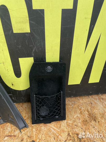 Обшивка багажника правая Мерседес GLK X204