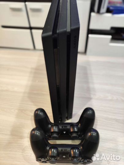 Sony PS4 pro 1tb+Fifa2023+UFC4