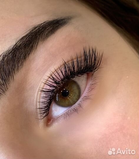 Маникюр / Наращивание ресниц / Коррекция бровей