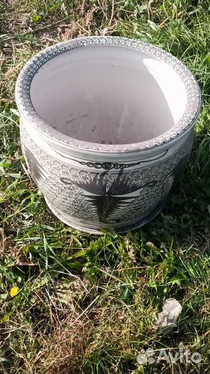 Продам вазон керамический