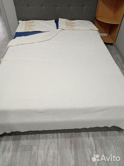 Двуспальное покрывало